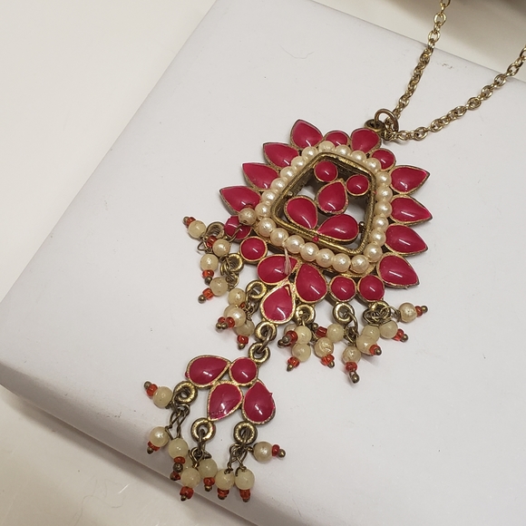 Beautiful Vintage Pink & White Pearl Dangle Statement Necklace - Picture 8 of 8